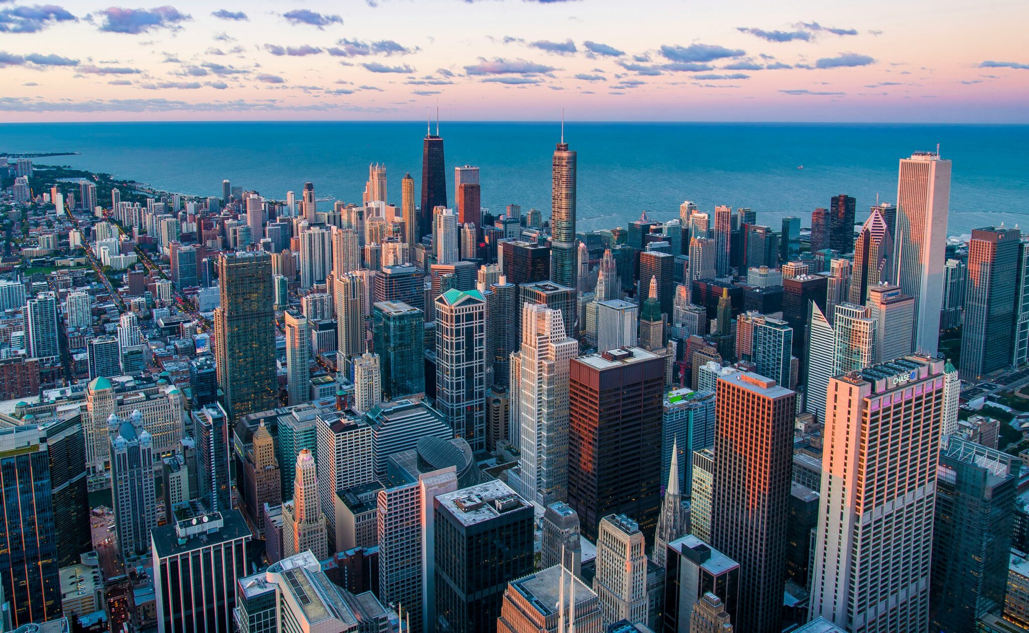 Sky view of Chicago (photo by Pedro Lastra on Unsplash)